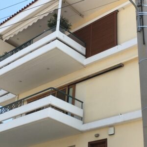 Αντικατάσταση παλαιών ξύλινων κουφωμάτων με ενεργειακά αλουμινίου σε διαμέρισμα στο Χαλάνδρι