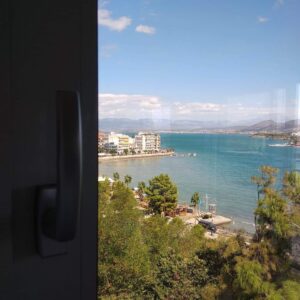 Αντικατάσταση κουφωμάτων αλουμινίου σε διαμέρισμα Καράμπαμπα με θέα Παραλία Χαλκίδας