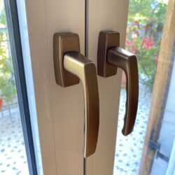 Αντικατάσταση ξύλινων κουφωμάτων Μαρούσι - Ενεργειακά κουφώματα Europa Hybrid