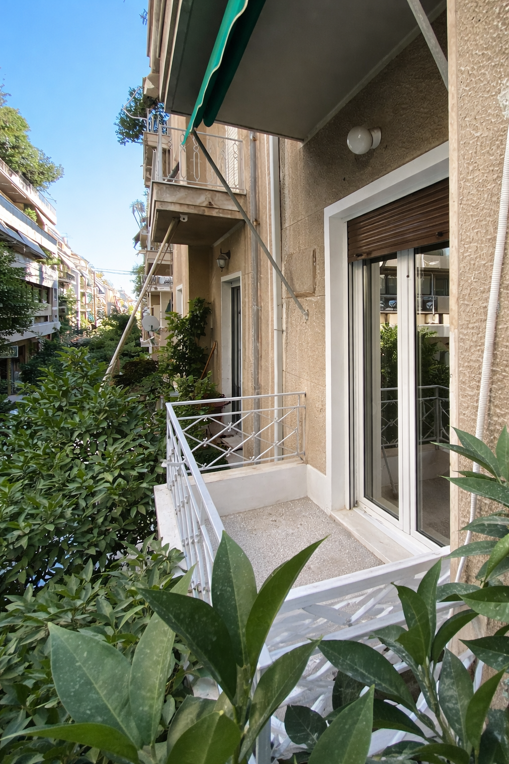 Αντικατάσταση ξύλινων κουφωμάτων σε διαμέρισμα Κυψέλη - Ενεργειακά κουφώματα Europa