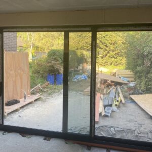 Export van aluminium ramen en deuren voor woningrenovatie in Rotterdam