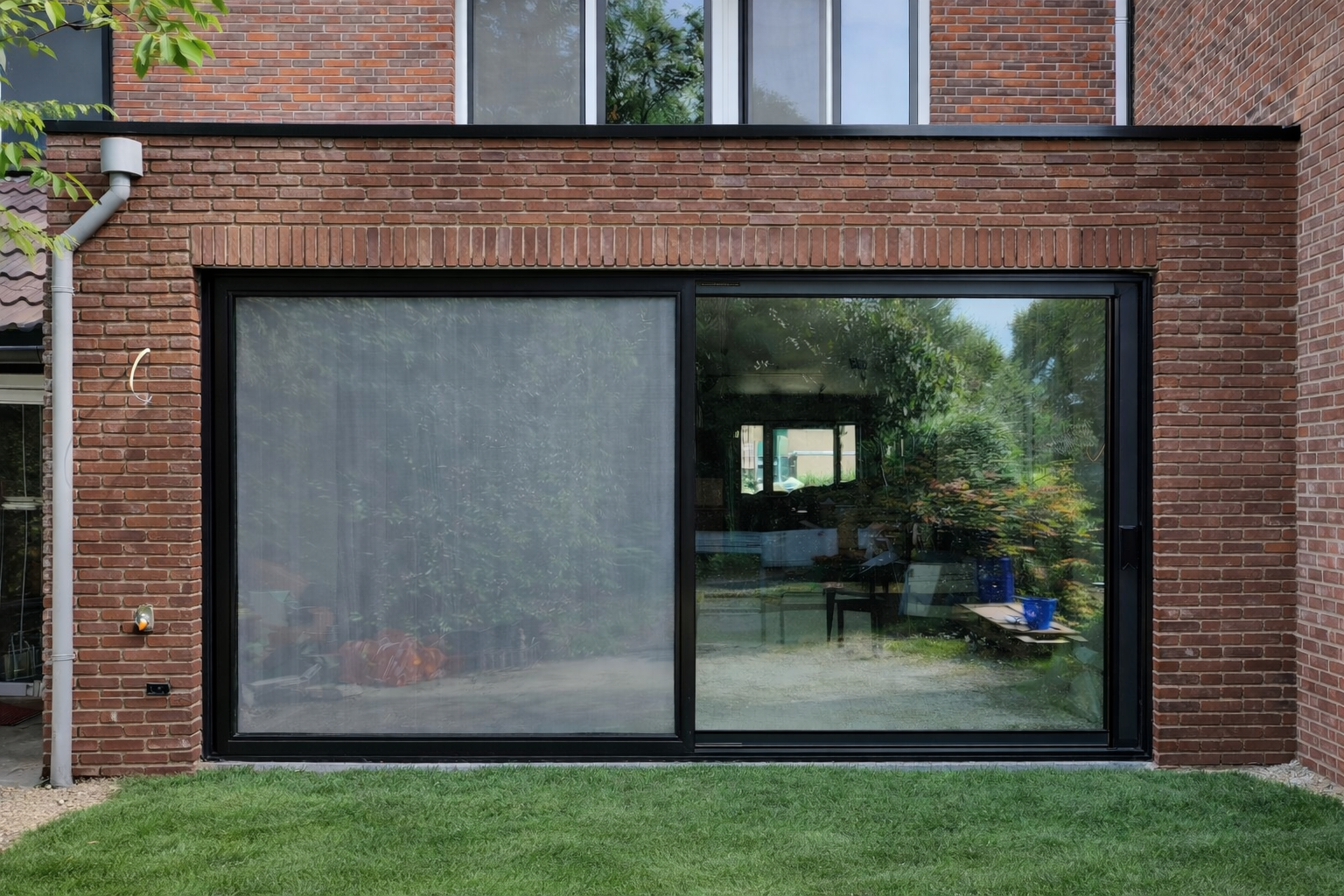 Export van aluminium ramen en deuren voor woningrenovatie in Rotterdam