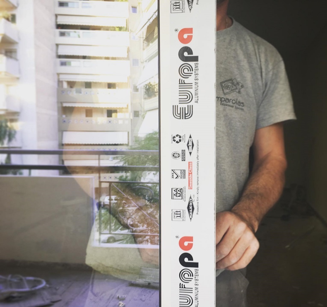 Αντικατάσταση παλαιών κουφωμάτων με ενεργειακά κουφώματα αλουμινίου Europa