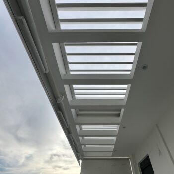 Πέργκολα Αλουμινίου Europa με κινούμενα πτερύγια