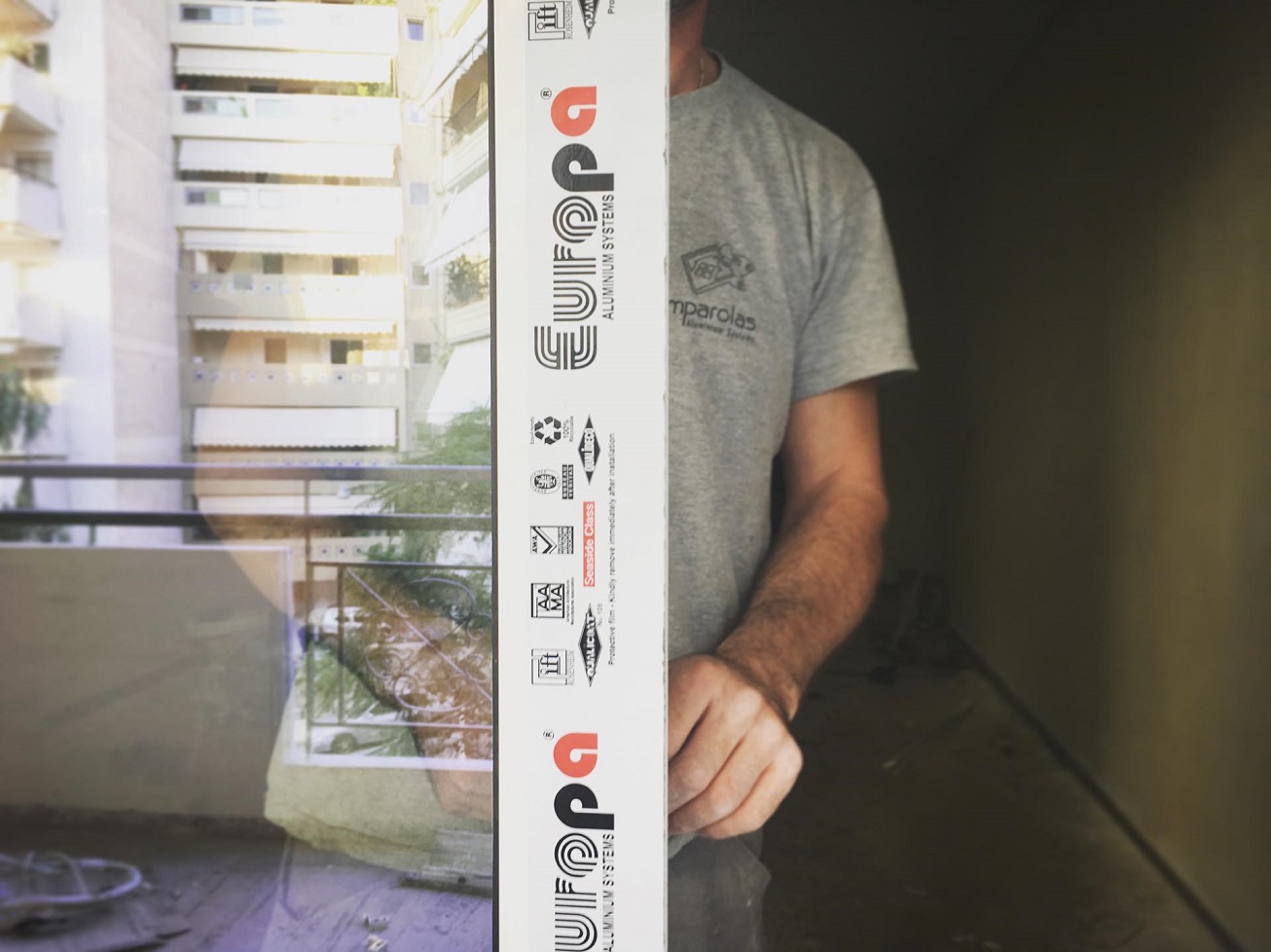 Ανανεώστε τον χώρο σας με νέα ενεργειακά κουφώματα αλουμινίου – Αντικαταστήστε τα παλιά και κερδίστε σε άνεση, αισθητική και εξοικονόμηση ενέργειας.