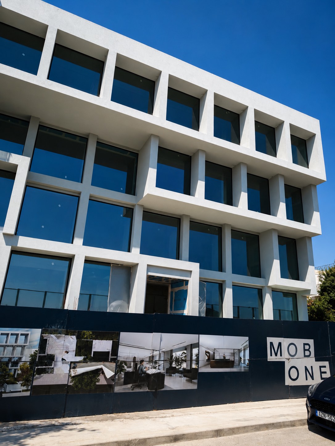 Τζαμαρίες σε Πρόσοψη Κτιρίου Γραφείων στο Μαρούσι