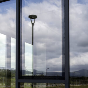 προβαλλόμενο παράθυρο σε Υαλοπέτασμα Europa ECW50 Hybrid - Curtain Wall Window